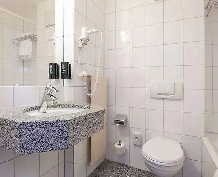Carlton Hotel 3*