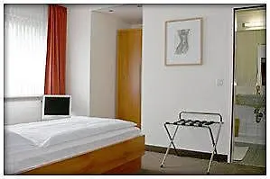 Carlton Ντούισμπουργκ